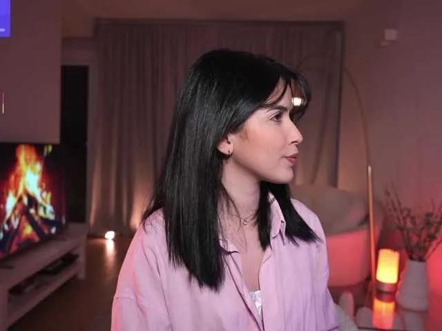 Try cute camslut AnnieHill AnnieHill from BongaCams