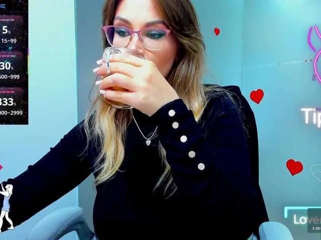 anyarosses from BongaCams