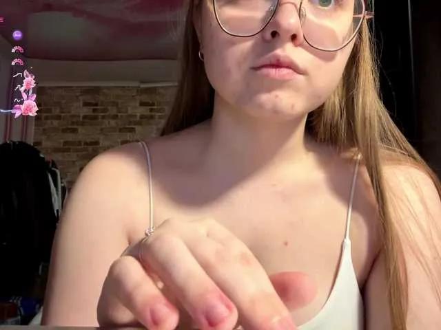 Discover slutty escort CelinaMacguire CelinaMacguire from BongaCams