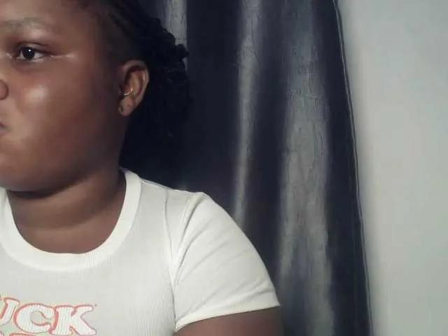 Join hot escort Creamyposh Creamyposh from BongaCams