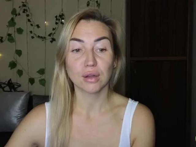 Checkout BongaCams's Jullyblondkiss Jullyblondkiss from BongaCams