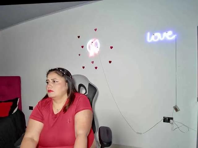 Join Lizz-Milf, she wants to masturbate for you Lizz-Milf from BongaCams