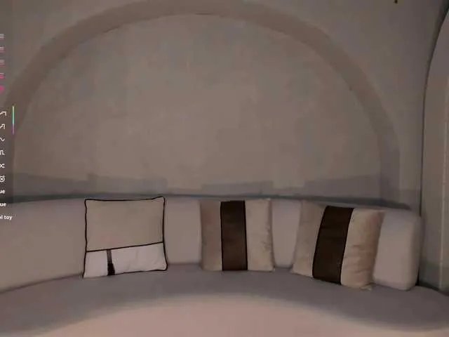 LizzHamilton from BongaCams