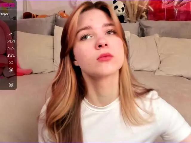 Admire Melissa-Fox, she wants to masturbate for you Melissa-Fox from BongaCams