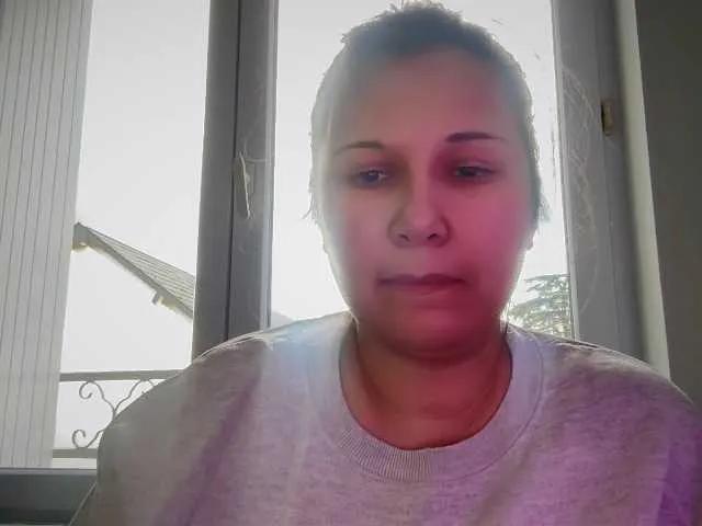 Minettesexy24 from BongaCams