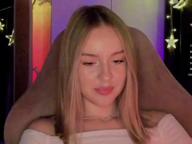 Join cute model Nestyzz Nestyzz from BongaCams