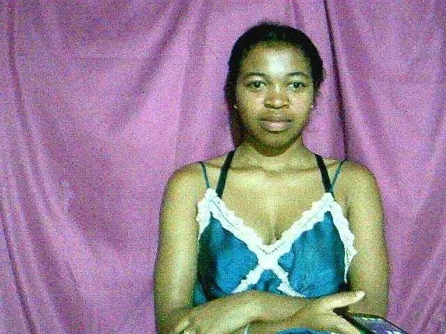 Amazing Royal-diva wants you to fuck her body now Royal-diva from BongaCams