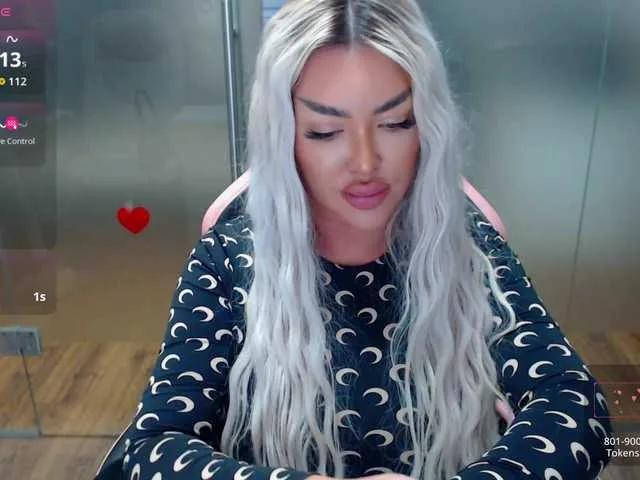 SarahStone from BongaCams