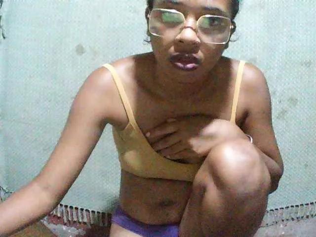 Admire TriciaBella, she wants to masturbate for you TriciaBella from BongaCams