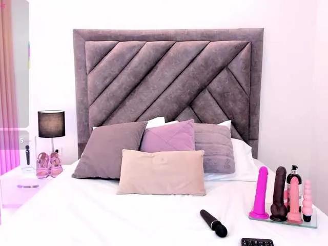 Watch ValeryPretty-, she wants to masturbate for you ValeryPretty- from BongaCams