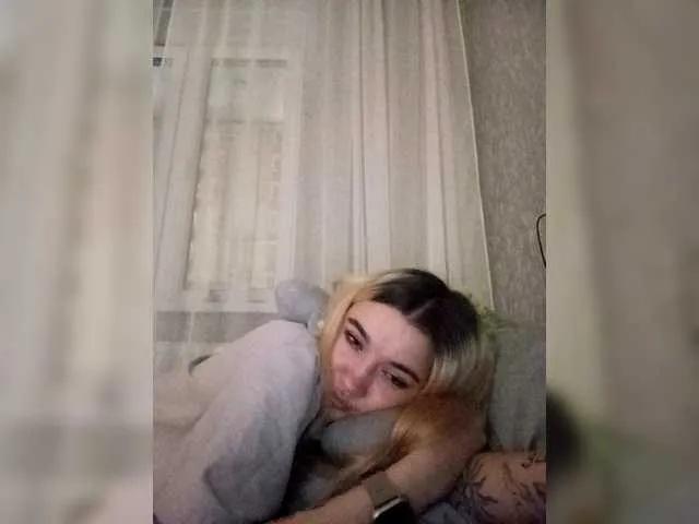 Sexy X-Michelle-x wants you to fuck her body now x-Michelle-x from BongaCams