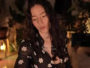 effylowell_ from Chaturbate