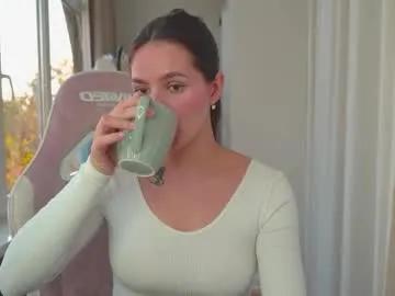 ewelynscott from Chaturbate