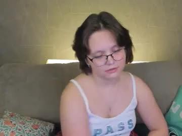 Discover Glimmer_goddesss, she wants to masturbate for you glimmer_goddesss from Chaturbate