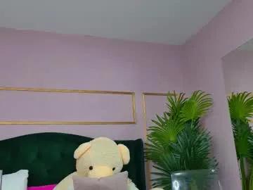 Join amazing escort Kirrawhite kirrawhite from Chaturbate