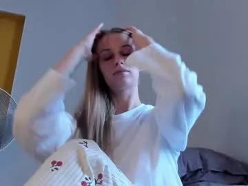 magic_couple13 from Chaturbate