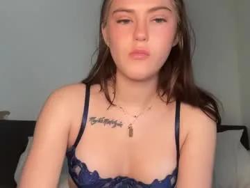 sarahxaoliver1 from Chaturbate