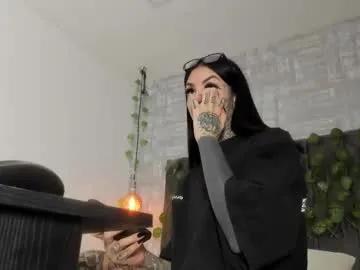 Masturbate to slutty slut Valerykat_ valerykat_ from Chaturbate