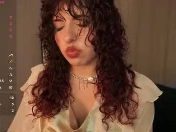 yess_kiki from Chaturbate