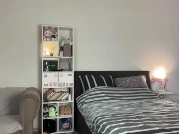 yourlittlesunrise_ from Chaturbate